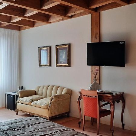 Palazzo Laureano - Dimora Storica Hotel Tricarico Buitenkant foto