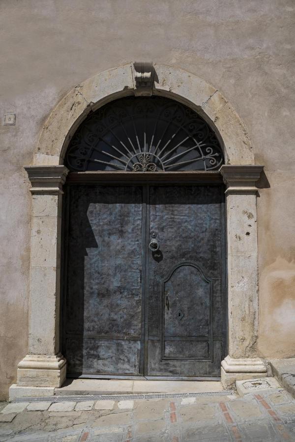 Palazzo Laureano - Dimora Storica Hotel Tricarico Buitenkant foto