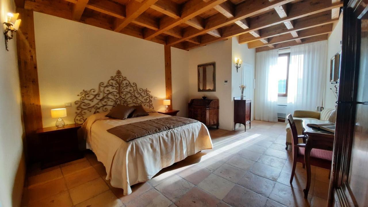 Palazzo Laureano - Dimora Storica Hotel Tricarico Buitenkant foto
